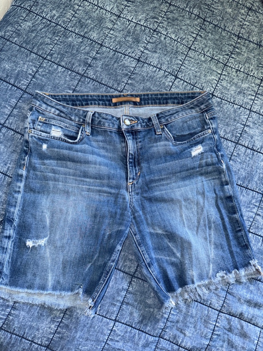 Joes Jeans Thé Finn Mid Rise Bermuda Shorts size 30